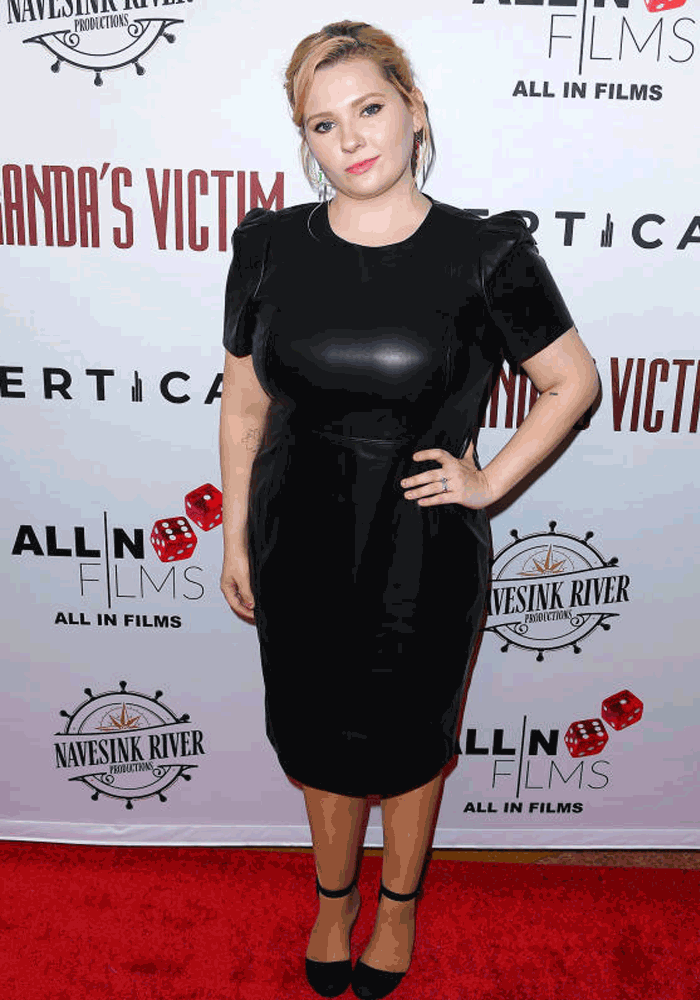 American Actress and Singer Abigail Breslin’s Height, Weight, Age, Body