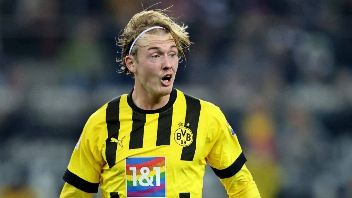 Julian Brandt height, Age, Wife, Date of birth, net worth, career and ...